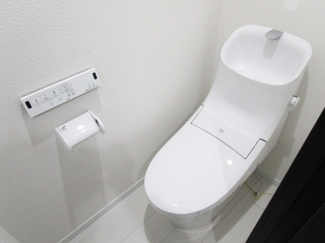 Ｇｒｏｔｔａ　ｂｌu　Ｋｏｍａｇｏｍｅのトイレ|ウォシュレット付きトイレ。