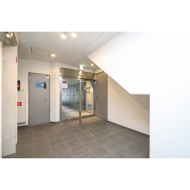 アーデン京町堀イーストのエントランス