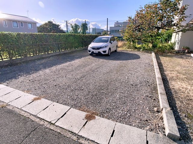 小白川町4丁目戸建ての駐車場