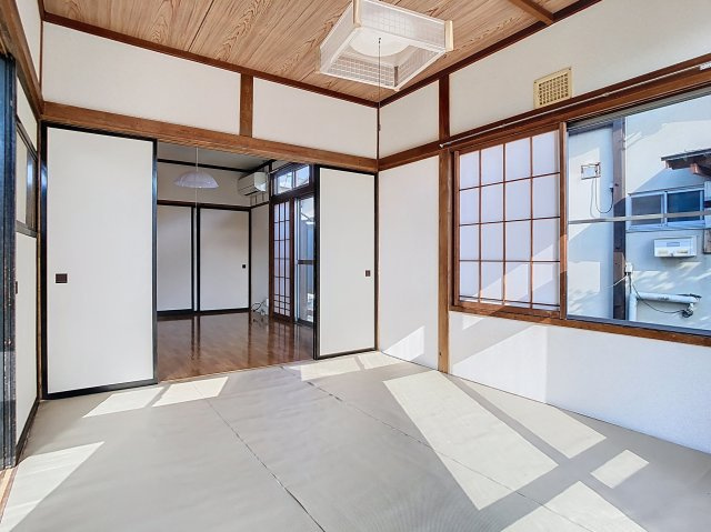 小白川町4丁目戸建ての居間・リビング