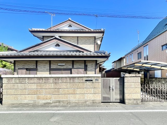 【中古戸建】高崎市中尾町の外観|■外観｜特徴のある個性的な住まいと美しい街並み、そして住みやすい環境を、ぜひ現地でご覧になりませんか。お気軽にお問合せください(^^)  