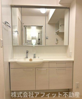 【洗面所】 | サンモール東川口 A棟 | 洗髪洗面化粧台