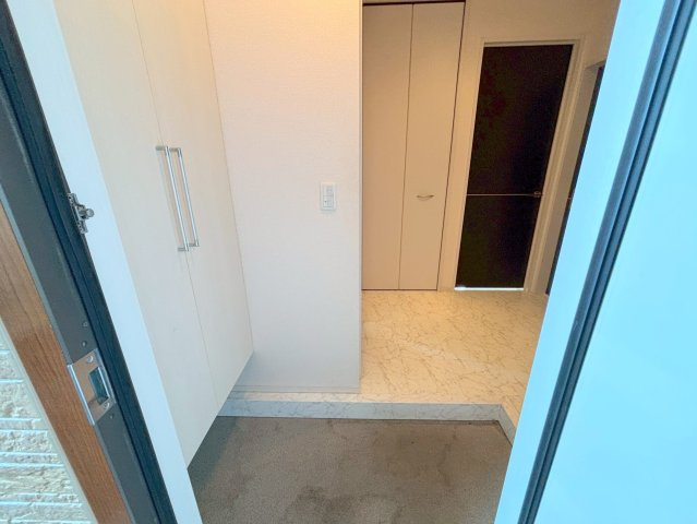 エル　プエンテ2の玄関