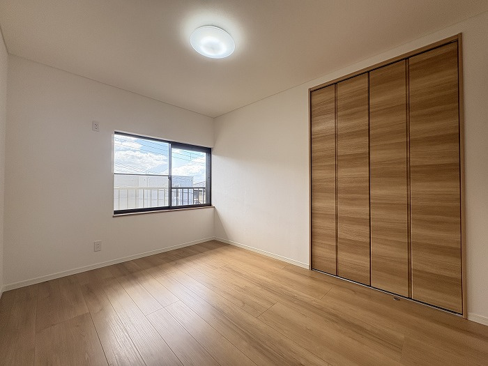 神戸市垂水区朝谷町戸建の洋室