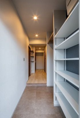 フラワーハイツの玄関