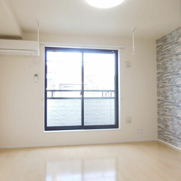 ラ・クール西川口の居間・リビング