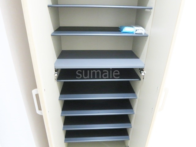 グロウワード東京Ｎｏｒｔｈアリビエの収納|こちらが下駄箱です☆靴をたくさん収納出来ます！