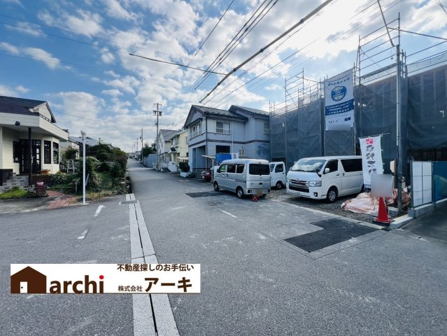 半田市北二ツ坂町2丁目11番4、11番5の前面道路含む現地写真