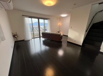 【居間・リビング】 | 海老名市杉久保南1丁目 中古戸建 全1棟