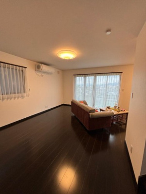 【居間・リビング】 | 海老名市杉久保南1丁目 中古戸建 全1棟