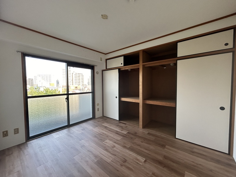 PLENDY南浦和の洋室