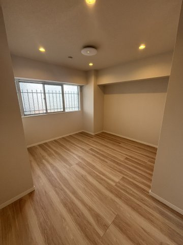 【洋室】六会駅前高層住宅 