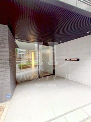 【エントランス】 | N-flats板橋 | ゆとりのあるエントランスです