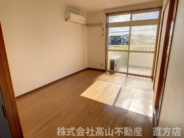 スカイハイツ木屋瀬の洋室