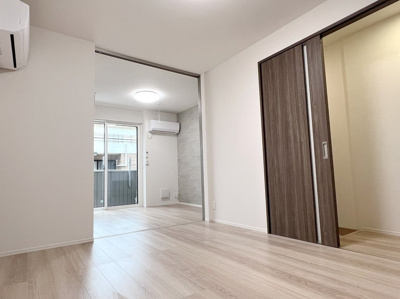 【洋室】 | D-Sereno東田町Ⅱ | 広々とした洋室です