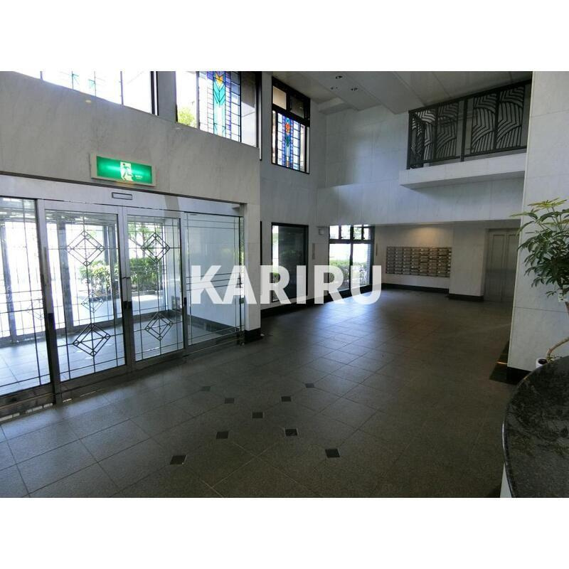 ロイヤル鶴見のエントランス