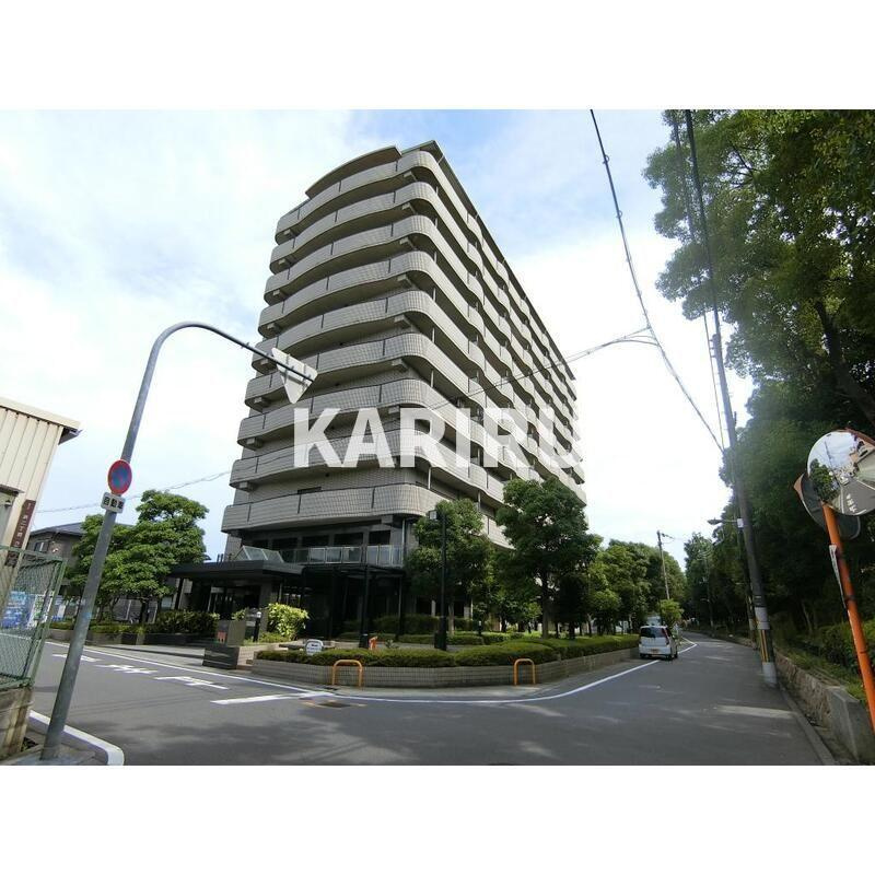 ロイヤル鶴見の外観