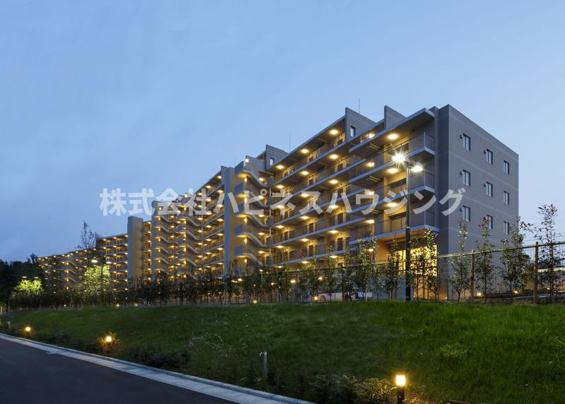 クレストフォルム柏サウスウイングの外観