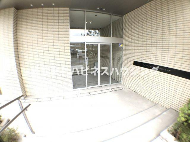 クレストフォルム柏サウスウイングのエントランス