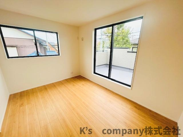 ◎藤沢市鵠沼海岸3丁目　新築戸建の洋室|洋室6.1帖◇バルコニーに出られるお部屋です◇