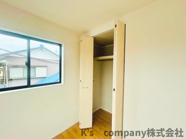 ◎藤沢市鵠沼海岸3丁目　新築戸建の収納|洋室6.6帖の収納スペース◇