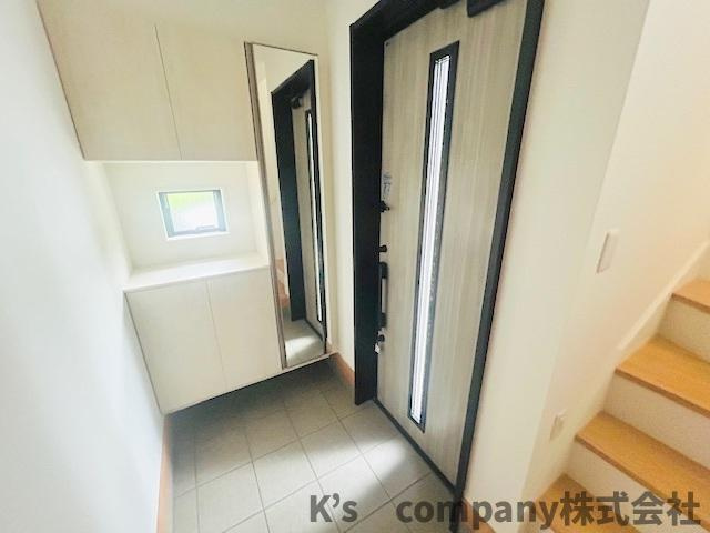 ◎藤沢市鵠沼海岸3丁目　新築戸建の玄関|玄関周辺スペース◇