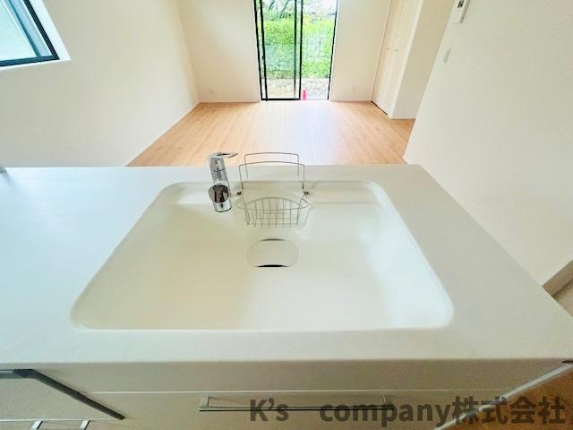 ◎藤沢市鵠沼海岸3丁目　新築戸建のキッチン|人造大理石のおしゃれなシンク◇