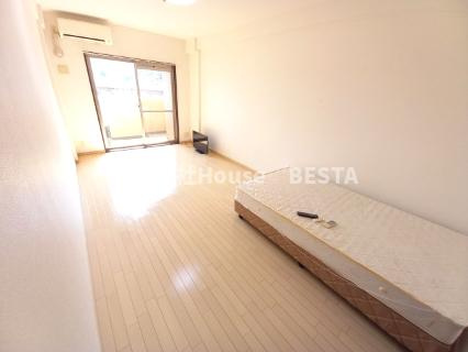 エスライズ新神戸の居間・リビング