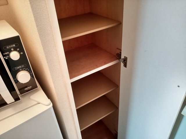 レオパレスツインズ加島弐番館の玄関|ゆったりとした玄関です