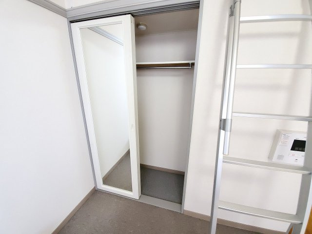 レオパレスツインズ加島壱番館の内装|内装は落ち着いています