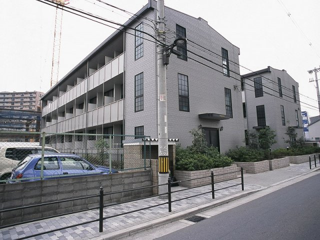 レオパレスツインズ加島壱番館の外観|物件の外観です