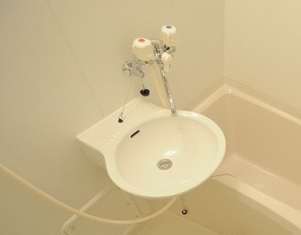 レオパレスかおりの内装|明るい室内です