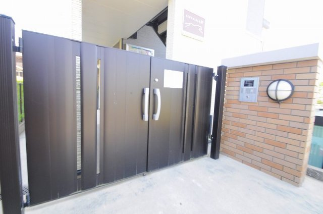 レオパレス加島サザンフェイスのその他|オートロックゲート付き。