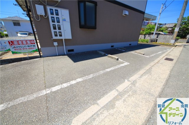 ドエル・サンセットの駐車場