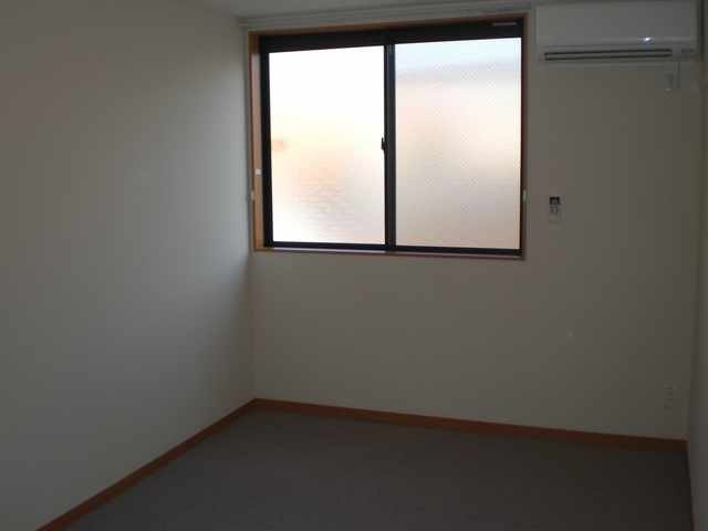 レオパレス三津屋北Ⅱの寝室|落ち着いて過ごせるお部屋なので、寝室にいかがでしょうか