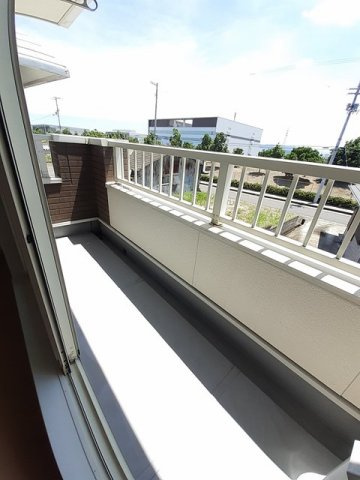 フレンテのバルコニー|バルコニーからの眺めを楽しみながら食事をしませんか