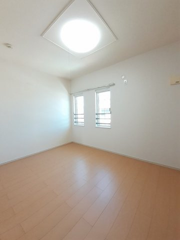 フレンテの内装|明るい色調の室内です