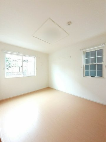 エトワール・Ｋの内装|明るい室内です