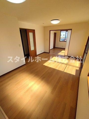 パリシーBの居間・リビング