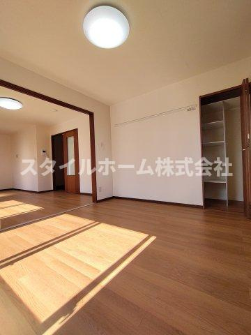 パリシーBの居間・リビング