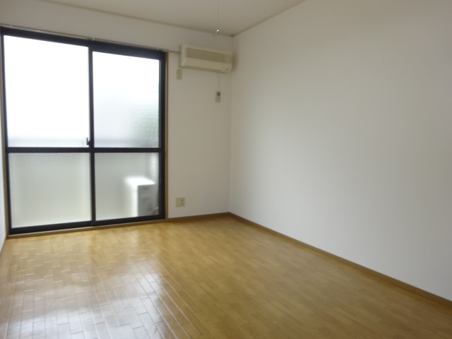 サンクレール逆瀬川の居間・リビング