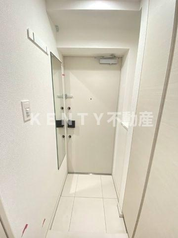 【玄関】 | ブライズ大森東SEI | 収納もある玄関です