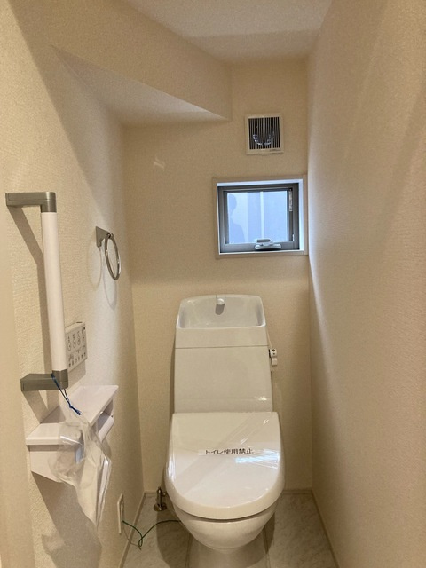 鹿沼市千渡　新築戸建8-5のトイレ