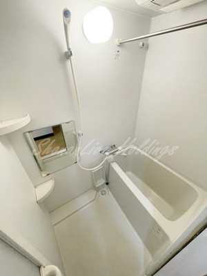 【浴室】 | レイシャント鵠沼 | 清潔感のあるお風呂です♪