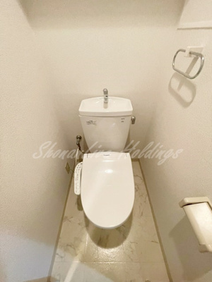 【トイレ】 | レイシャント鵠沼 | 清潔感のあるトイレです