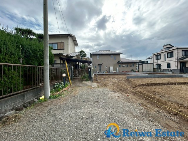新築戸建　茅ヶ崎市美住町の前面道路含む現地写真