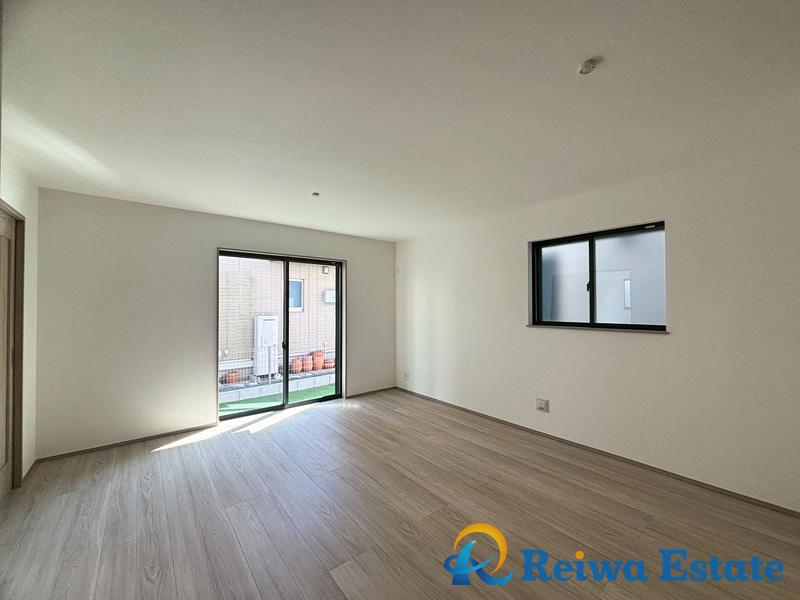 新築戸建　茅ヶ崎市美住町の前面道路含む現地写真