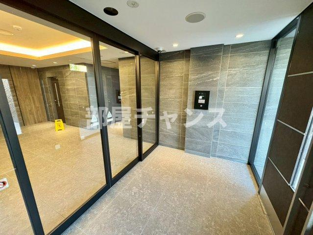 アドバンス名古屋シュテルンのエントランス