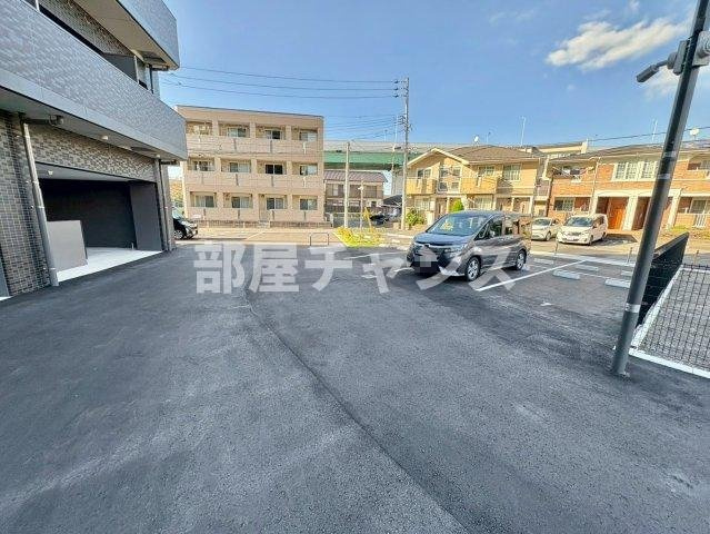 アドバンス名古屋シュテルンの駐車場