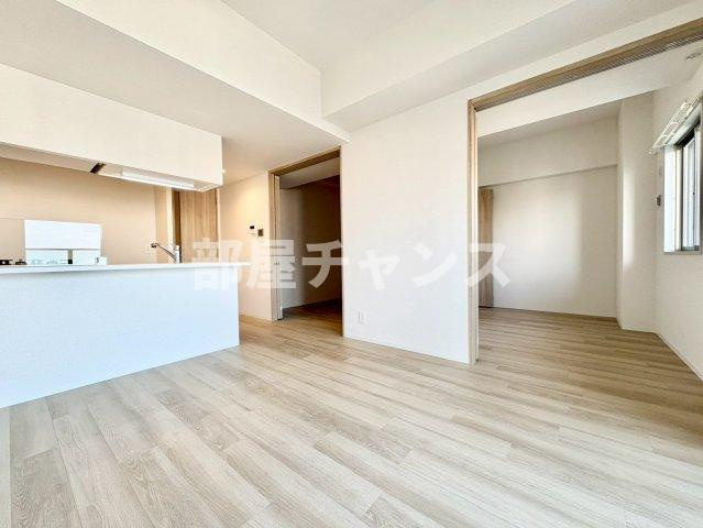 アドバンス名古屋シュテルンの居間・リビング